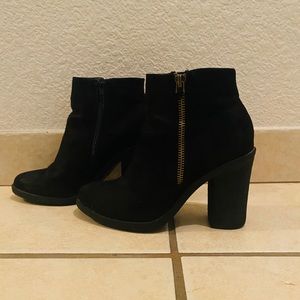 Women’s BAMBOO Suedeblack  Heeled boots Sz 6